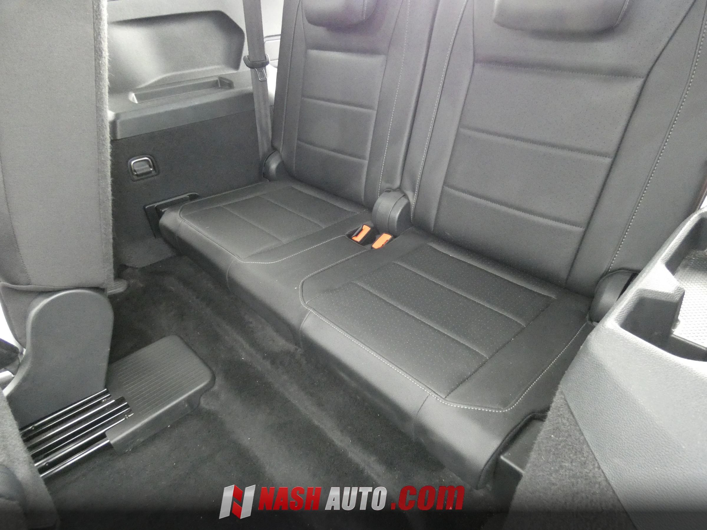 Used 2020 Volkswagen Tiguan SE w/ Panoramic Sunroof Package FWD image 48