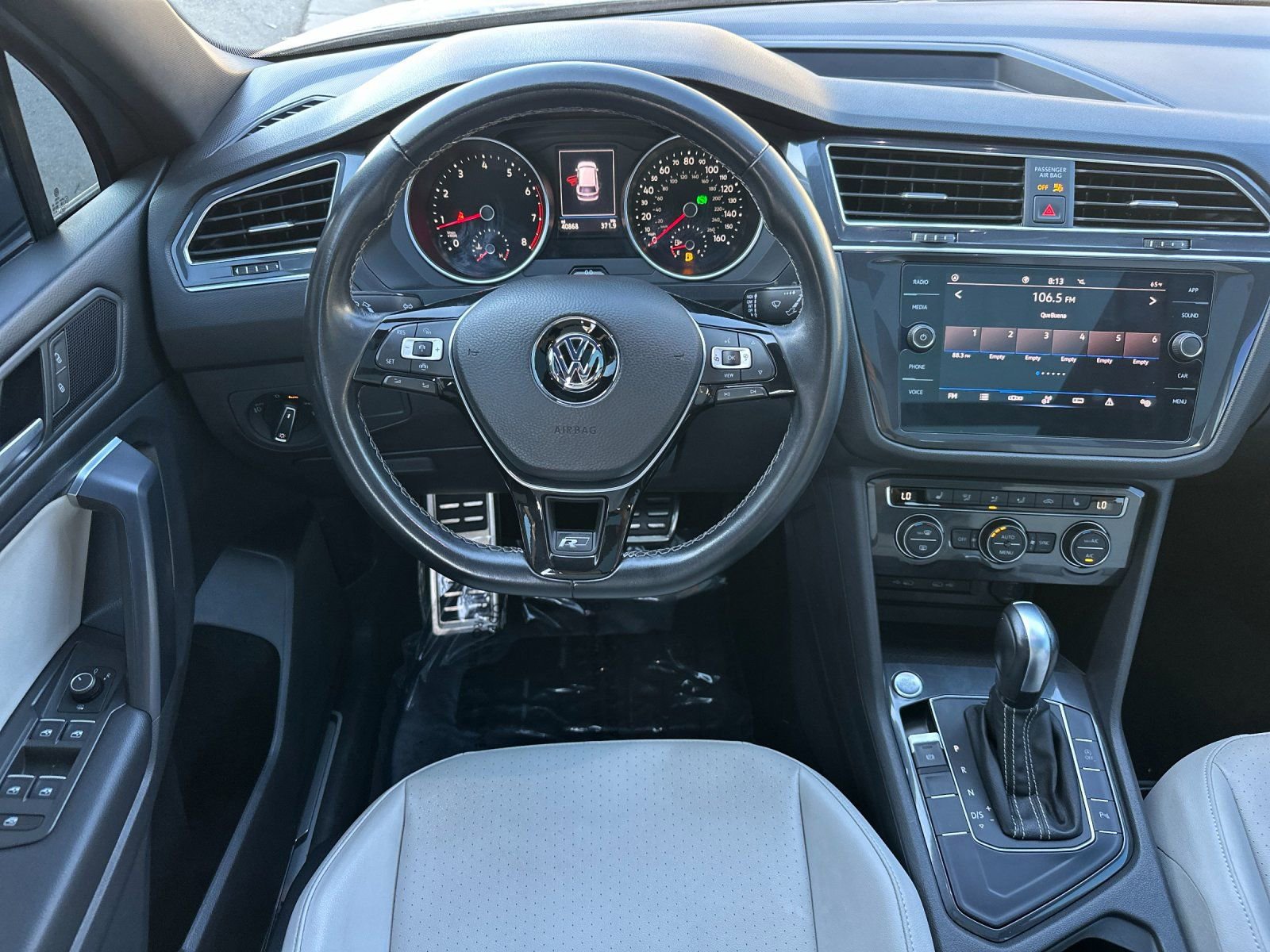 Used 2021 Volkswagen Tiguan SE R-Line image 17