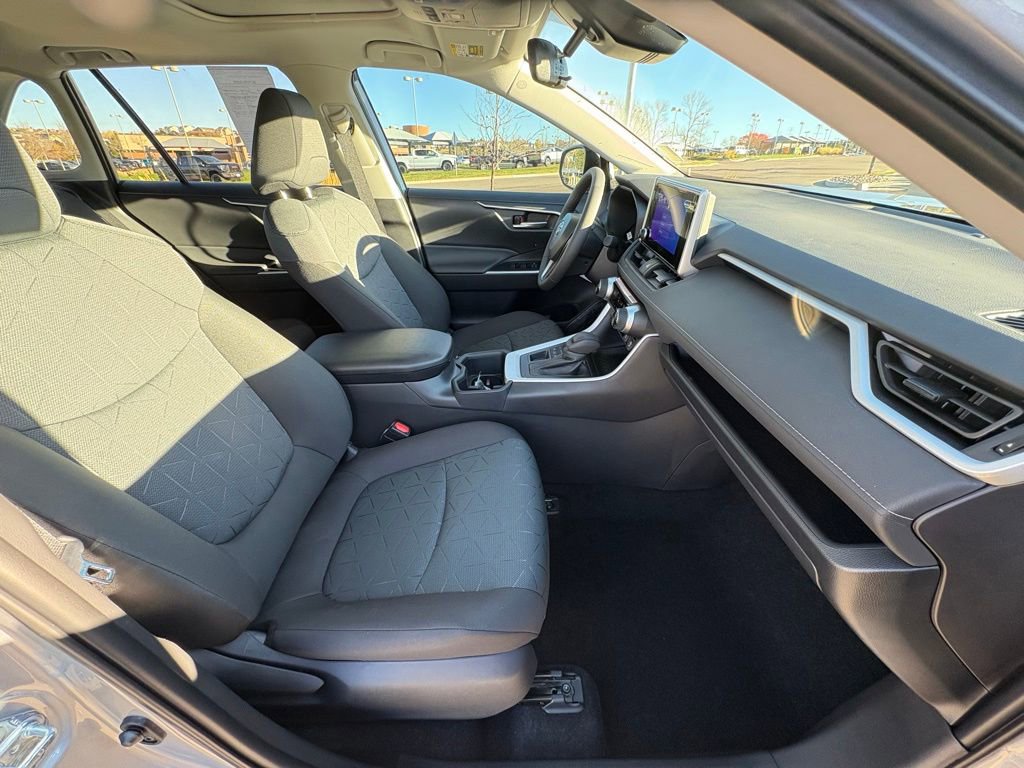 Used 2025 Toyota RAV4 XLE w/ Convenience Package image 31