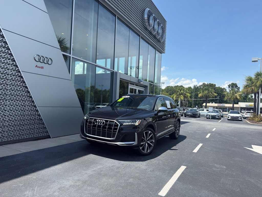 Used 2021 Audi SQ7 Premium Plus w/ Driver Assistance Package AWD/4WD image 2