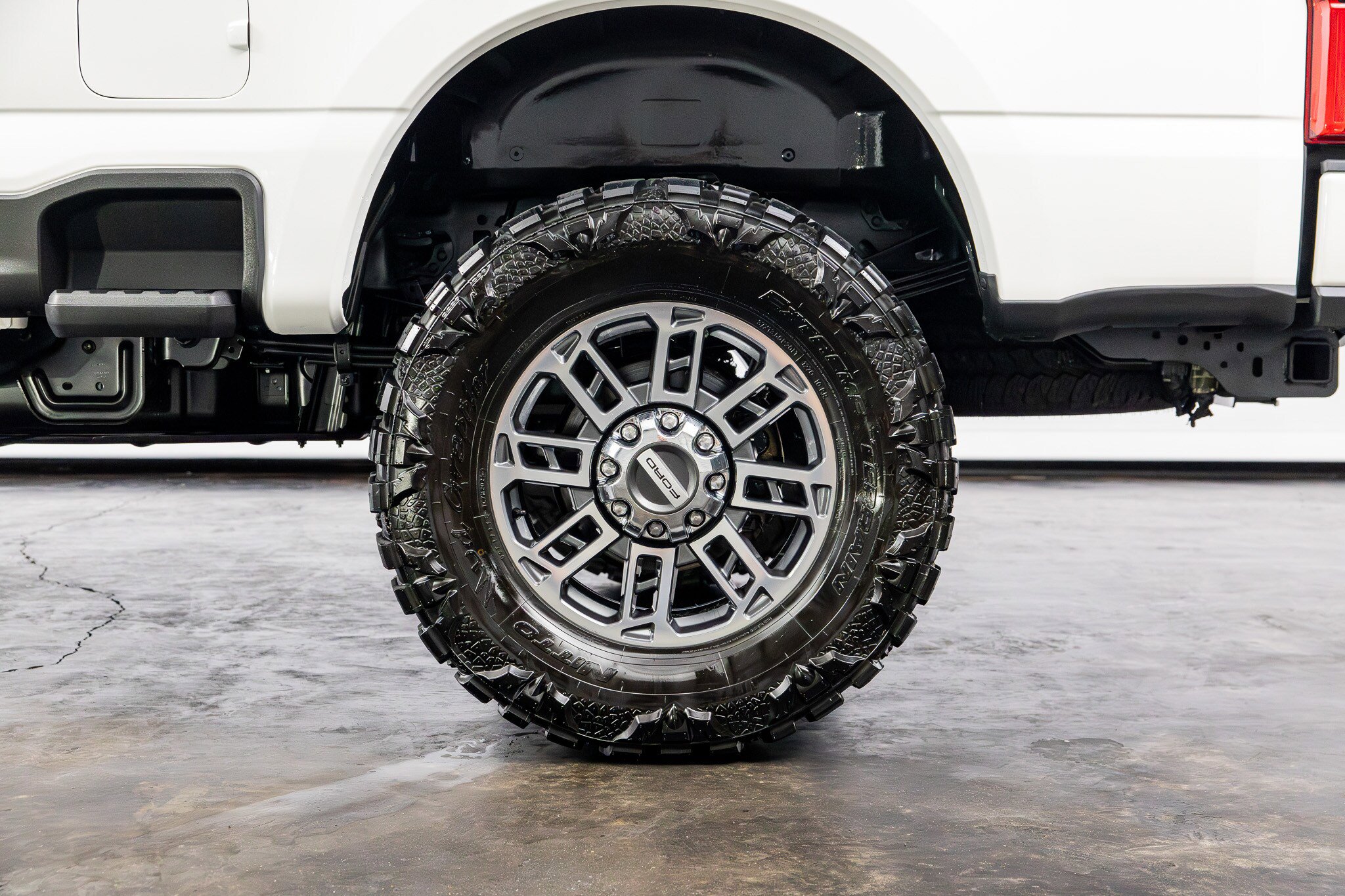 Used 2024 Ford F250 Limited w/ FX4 Off-Road Package AWD/4WD image 16