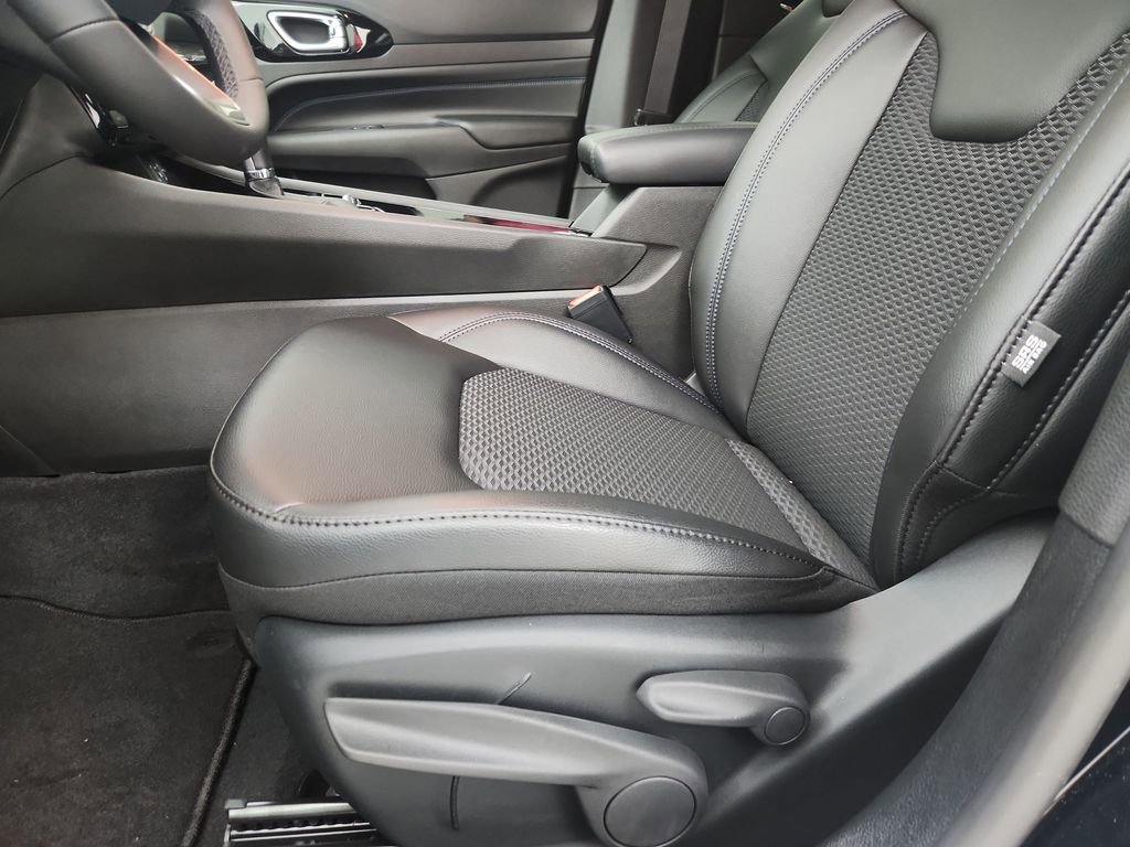 New 2026 Jeep Compass Latitude image 19