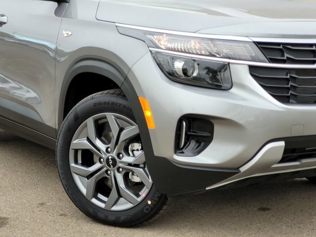 New 2026 Kia Seltos LX FWD image 3