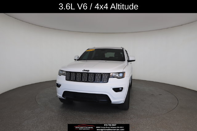 Used 2020 Jeep Grand Cherokee Altitude AWD/4WD image 32