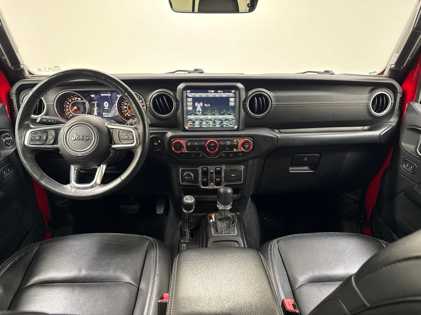 Used 2018 Jeep Wrangler Unlimited Sahara AWD/4WD image 28
