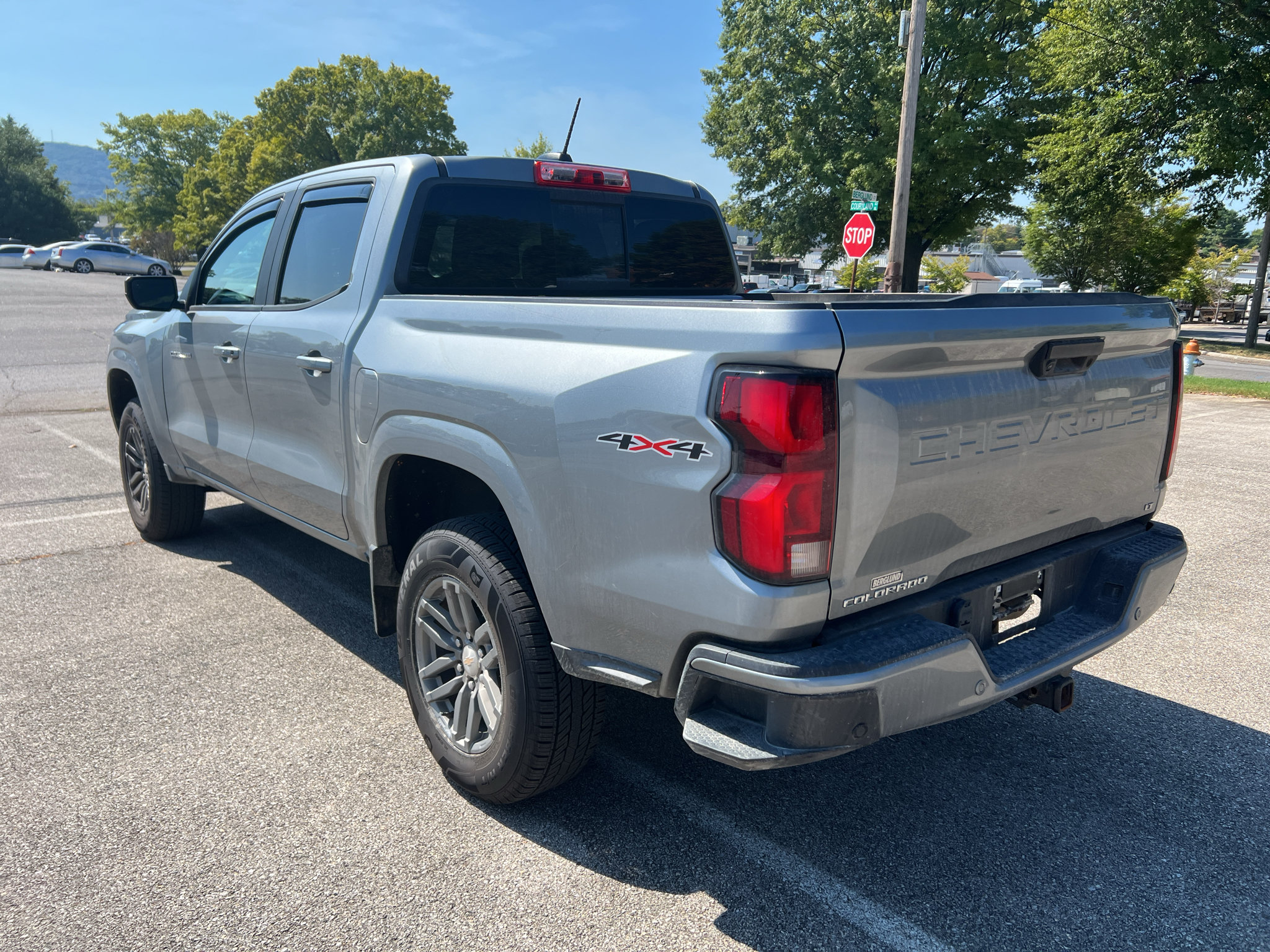 Used 2024 Chevrolet Colorado LT w/ LT Convenience Package III AWD/4WD image 5