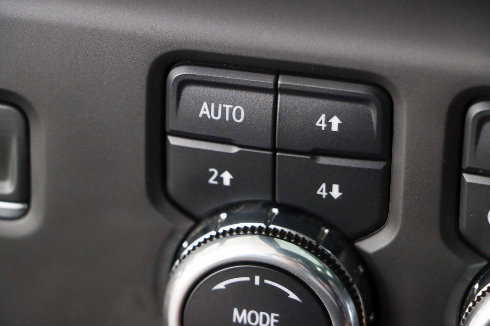 Used 2024 GMC Sierra 1500 AT4 w/ Technology Package AWD/4WD image 25