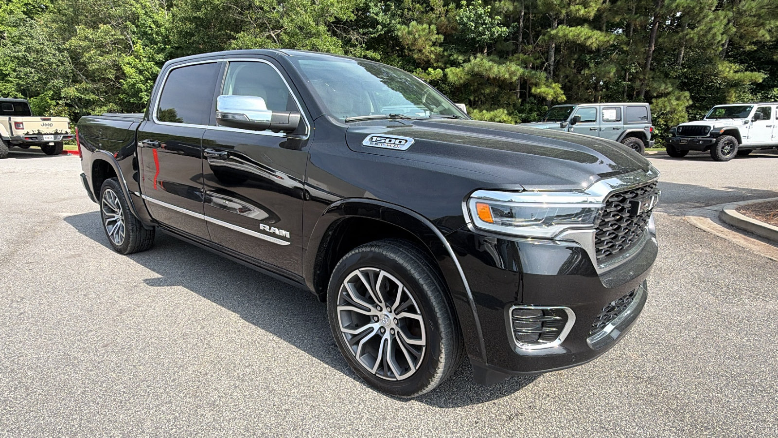 Used 2025 RAM 1500 Tungsten AWD/4WD image 5