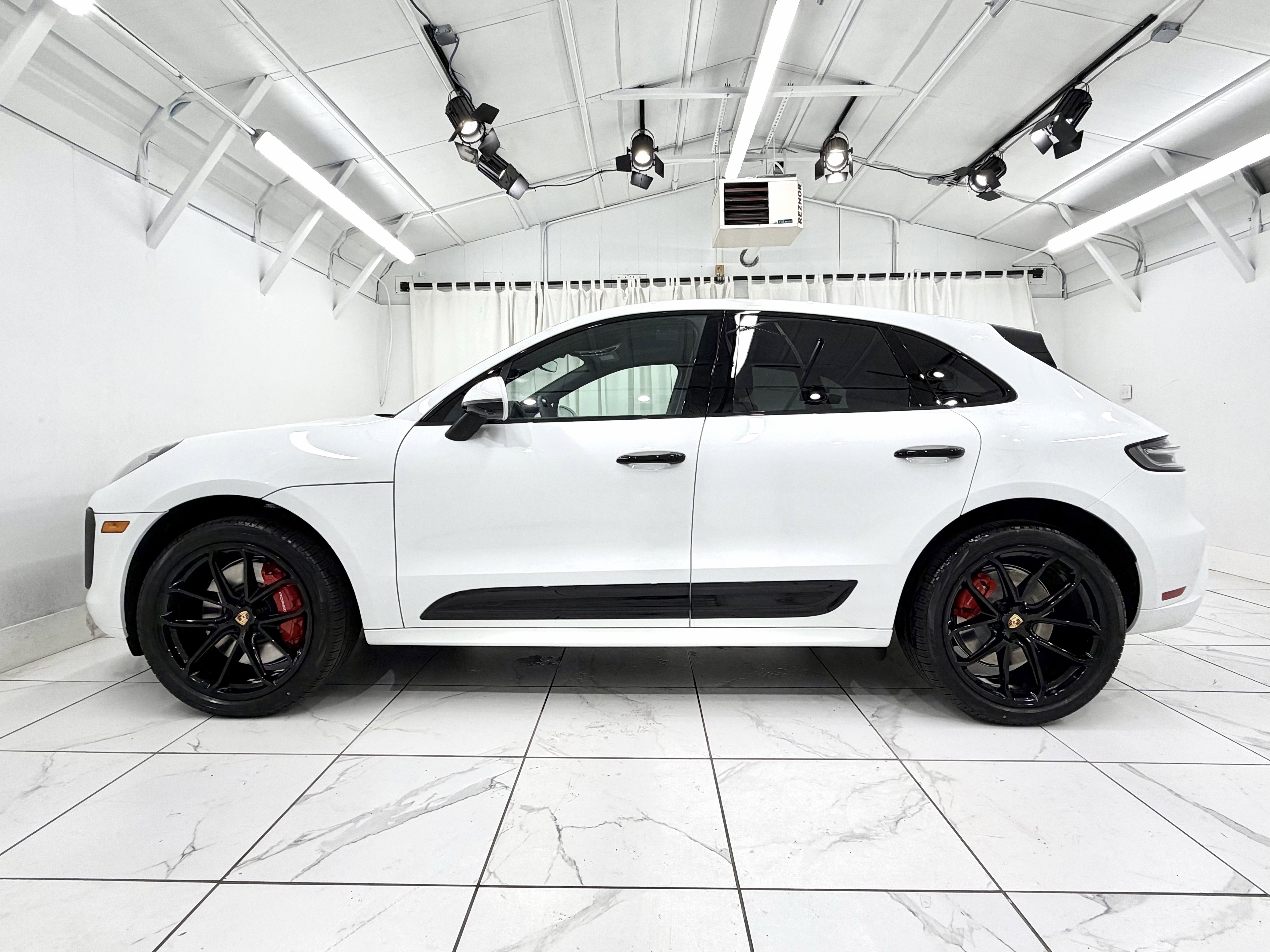 New 2026 Porsche Macan GTS image 15