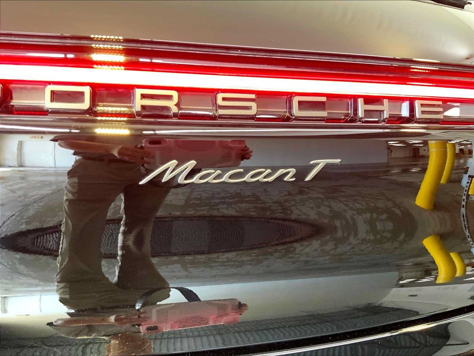 Certified 2026 Porsche Macan Turbo w/ Premium Package Plus AWD/4WD image 35
