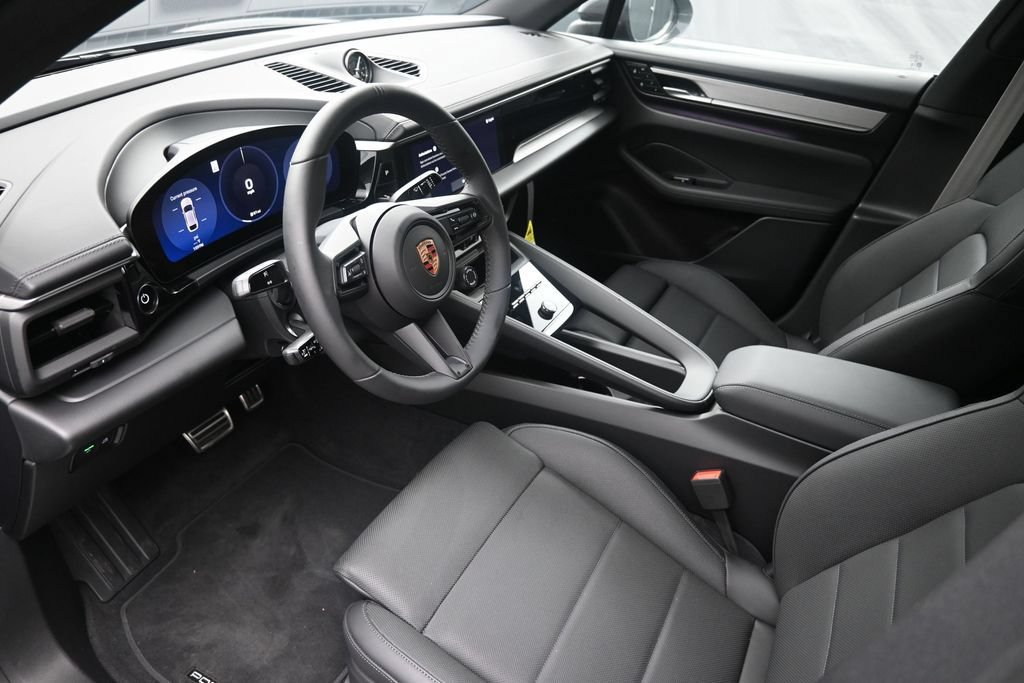 New 2025 Porsche Macan Electric RWD image 6