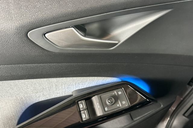 Used 2023 Volkswagen ID.4 Pro image 13