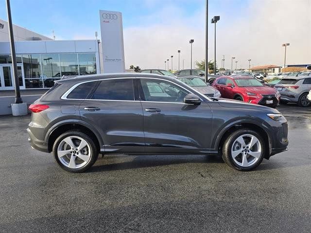 Used 2025 Audi Q5 Premium Plus w/ Premium Plus image 37