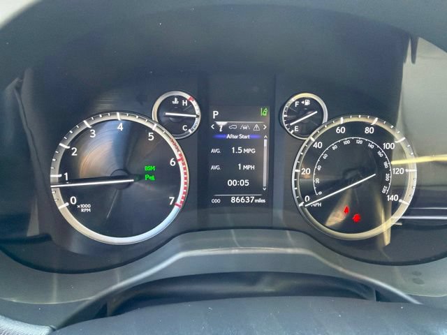 Used 2023 Lexus GX 460 Premium AWD/4WD image 16