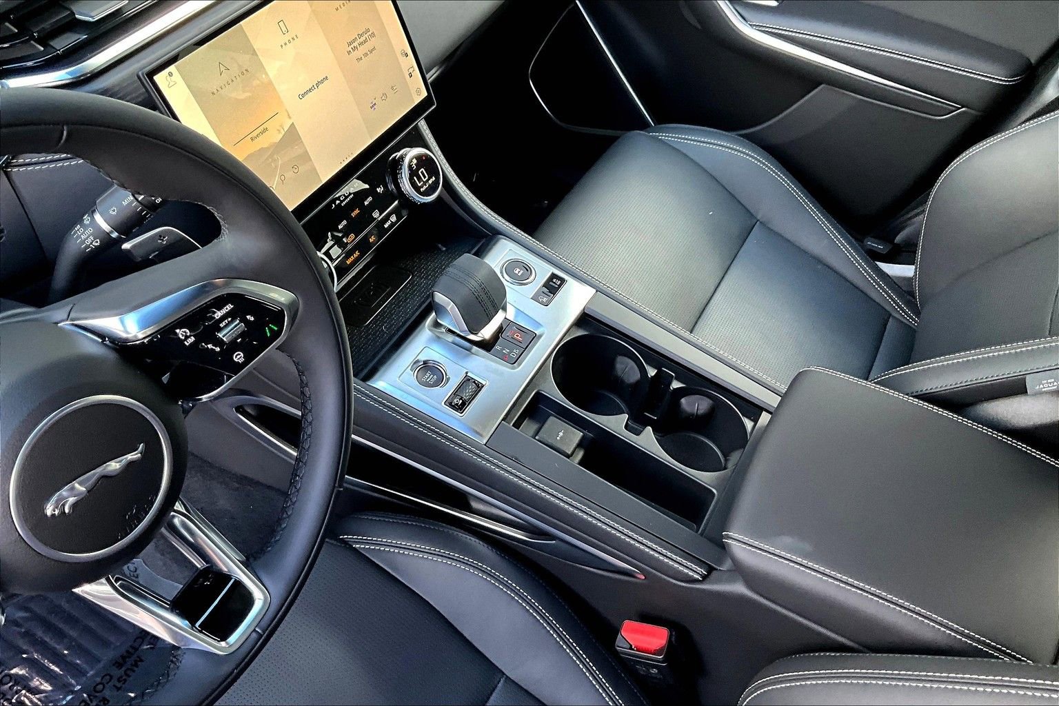 New 2026 Jaguar F-PACE R-Dynamic S image 8