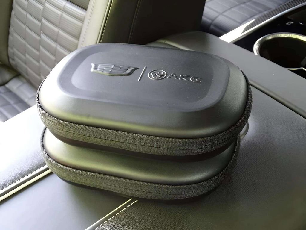 Used 2025 Cadillac Escalade V image 28