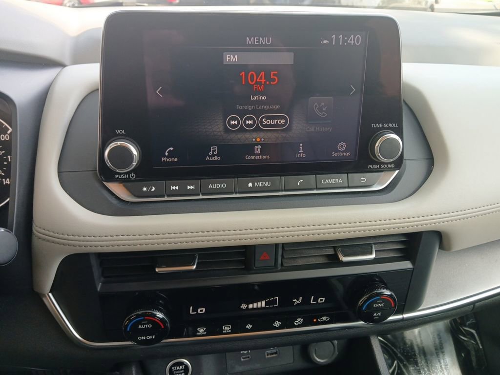 Used 2023 Nissan Rogue SV image 21