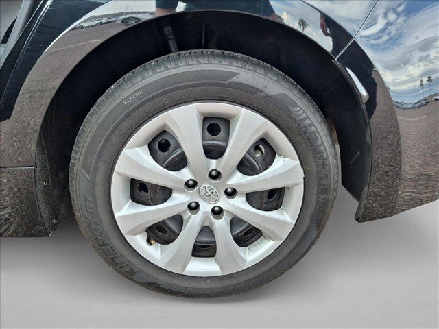 Used 2025 Toyota Corolla LE FWD image 28