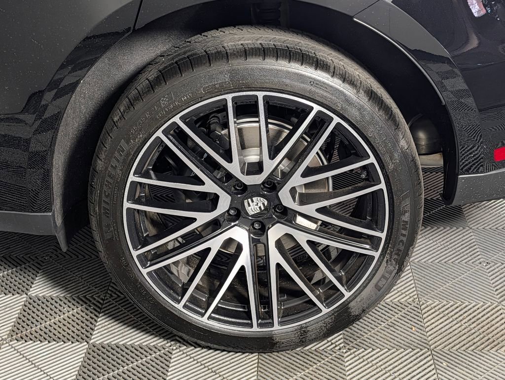 New 2026 Porsche Macan Turbo AWD/4WD image 12