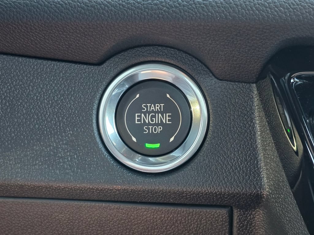 New 2026 Chevrolet Traverse LT w/ Driver Confidence Package FWD image 33