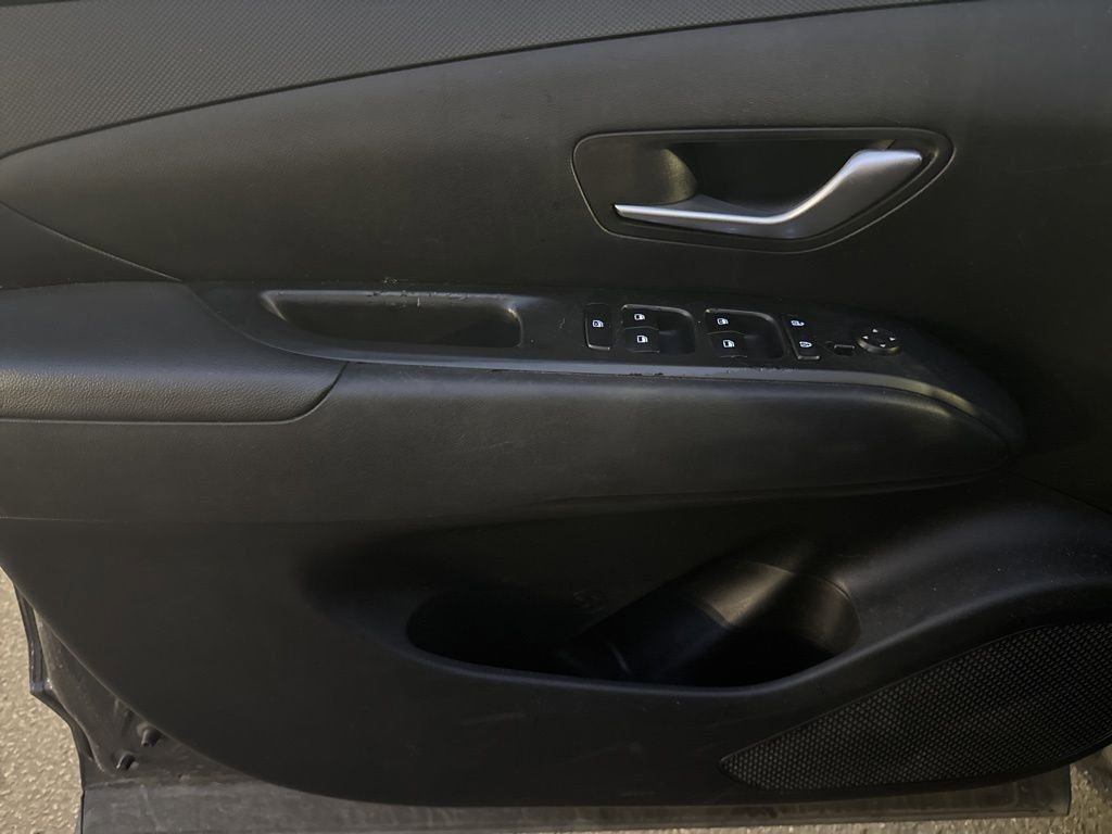 Used 2022 Hyundai Tucson SE image 12