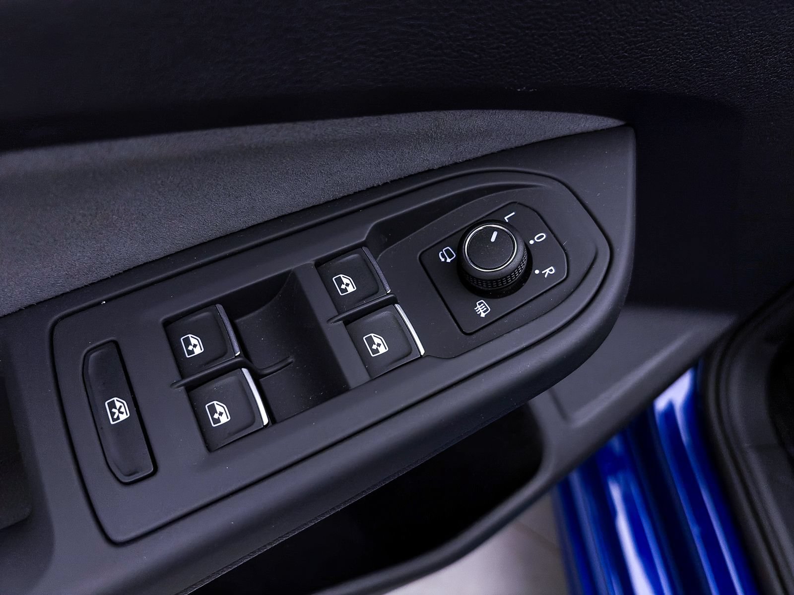 Used 2025 Volkswagen Golf R Black Edition AWD/4WD image 19