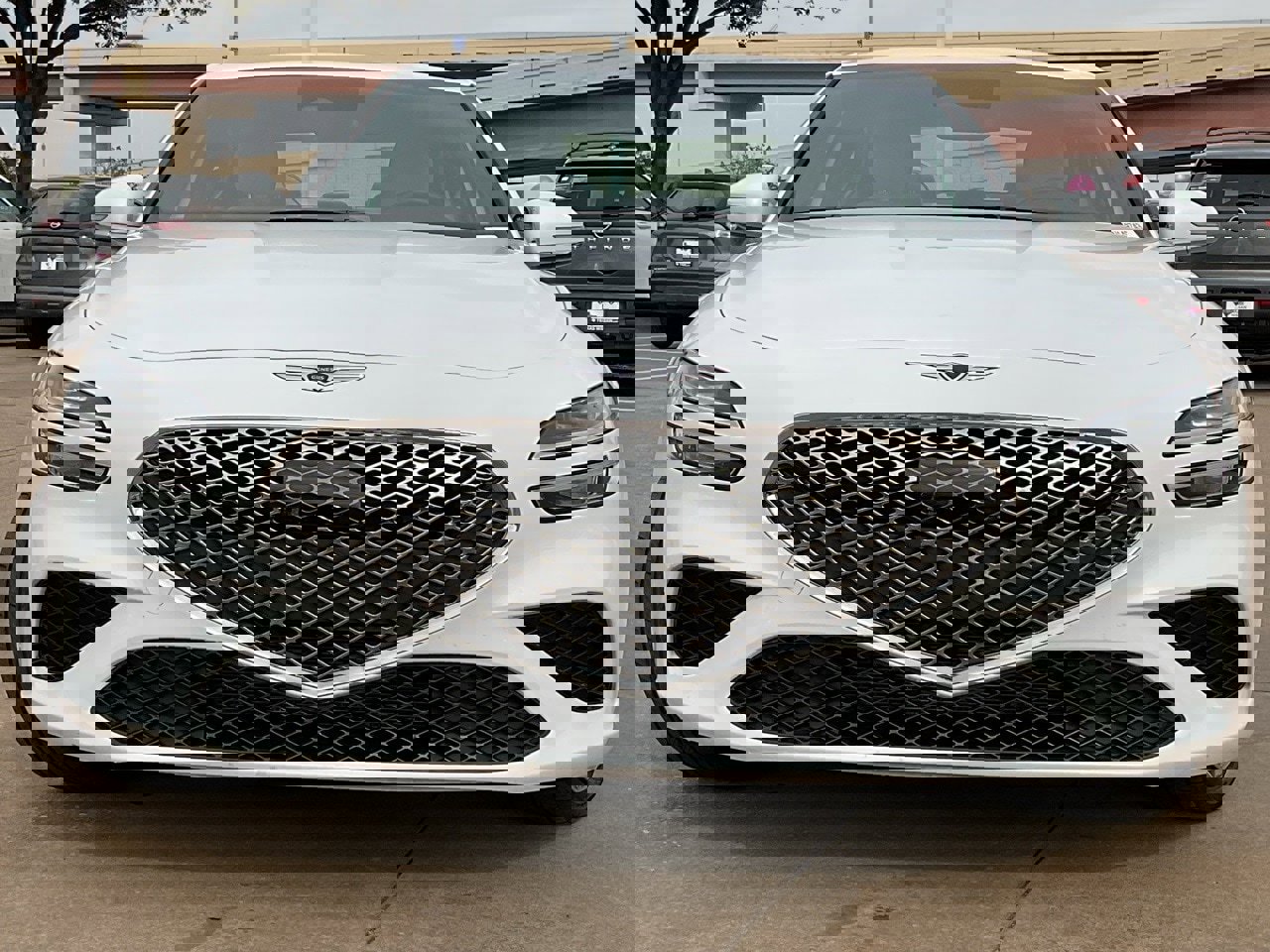 Used 2025 Genesis G70 2.5T image 3