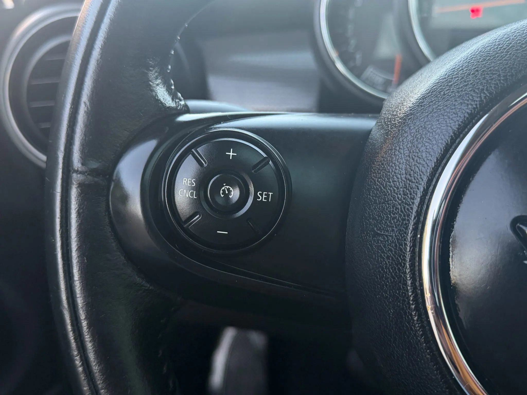 Used 2017 MINI Cooper 2-Door Hardtop image 17