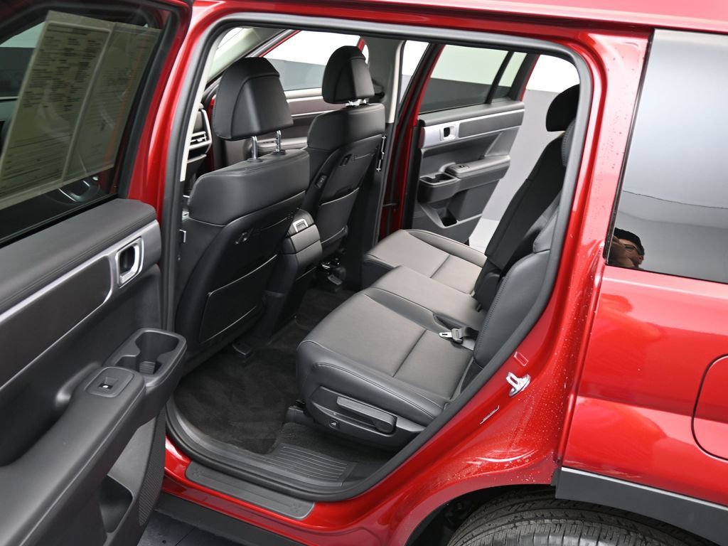 Used 2025 Hyundai Santa Fe SEL image 11