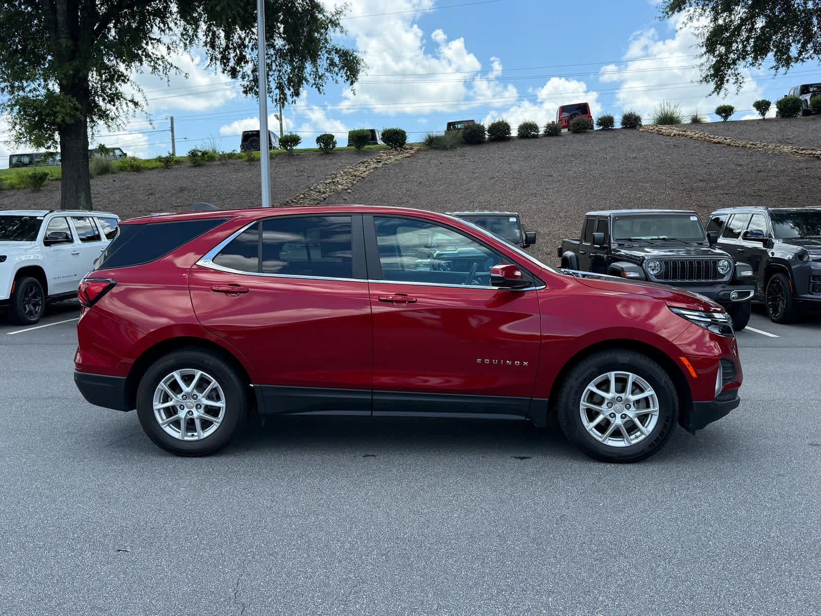 Used 2024 Chevrolet Equinox LT FWD image 6