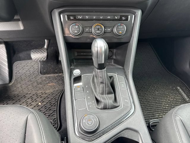 Used 2021 Volkswagen Tiguan SEL AWD/4WD image 9