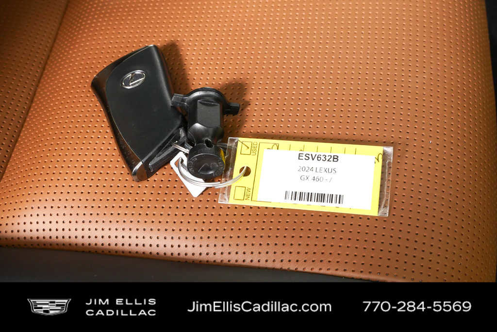 Used 2024 Lexus GX 550 w/ Accessory Package (2T) AWD/4WD image 40