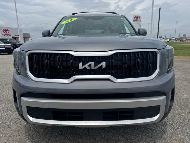 Used 2025 Kia Telluride EX w/ EX Captain's Chair Package FWD image 9