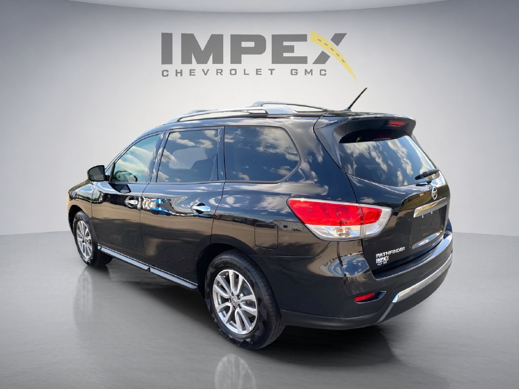 Used 2015 Nissan Pathfinder S FWD image 3
