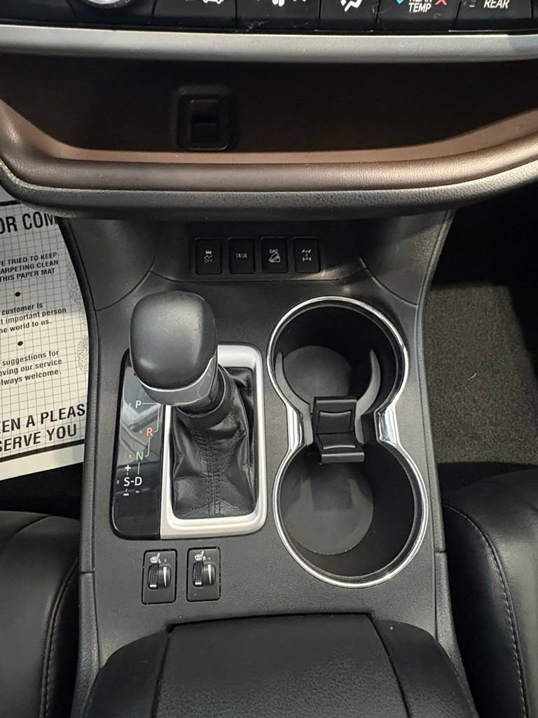 Used 2018 Toyota Highlander XLE AWD/4WD image 17