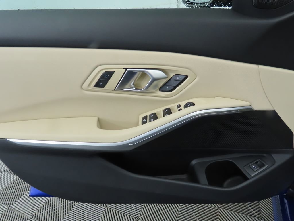 New 2026 BMW 330i Sedan w/ M Sport Package image 25