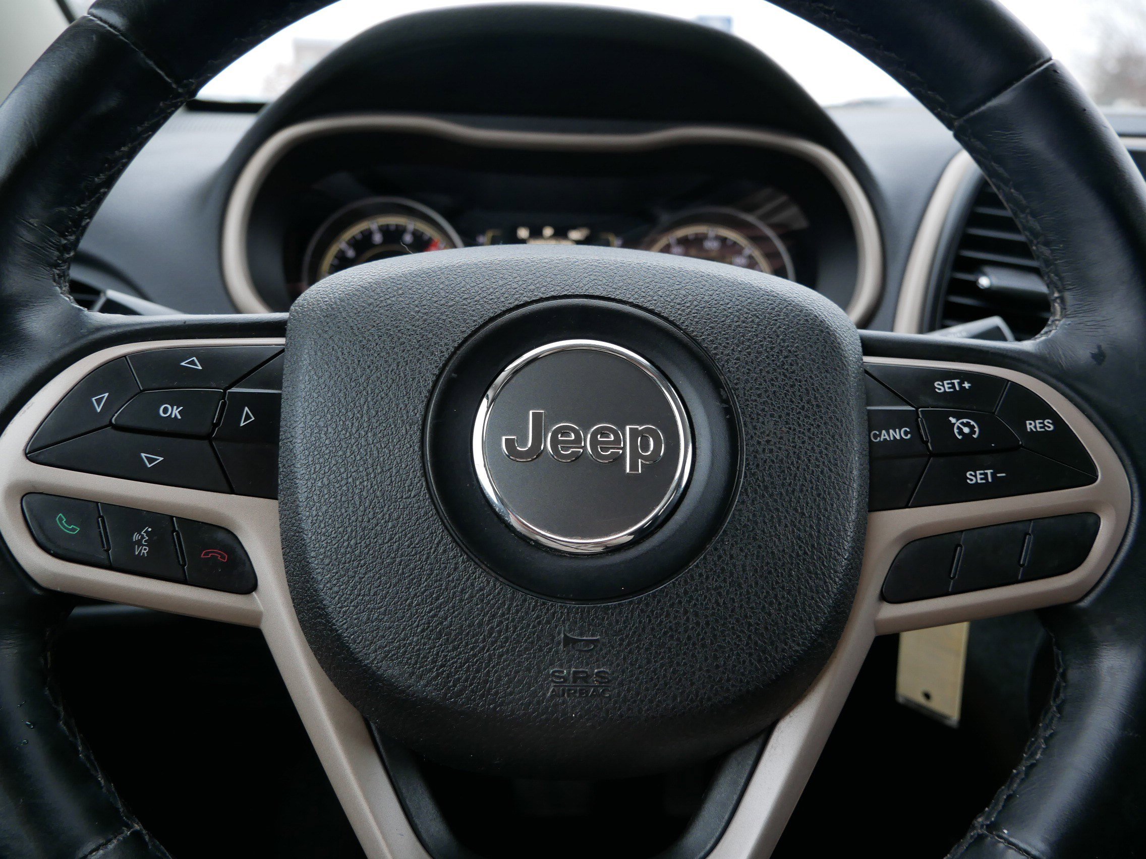 Used 2017 Jeep Cherokee Latitude image 25