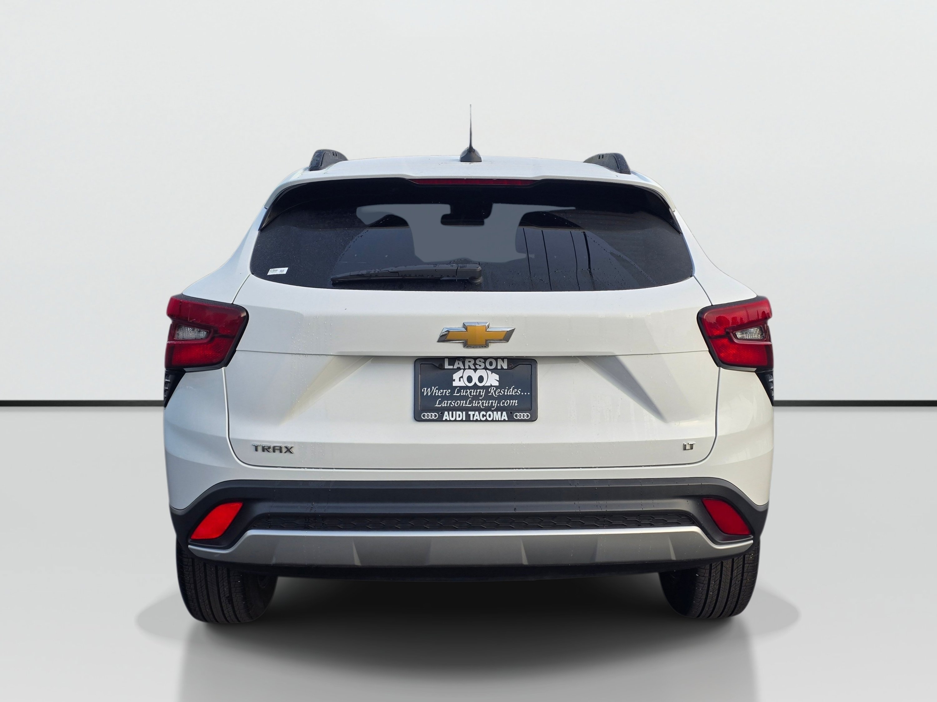 Used 2024 Chevrolet Trax LT w/ LT Convenience Package FWD image 4