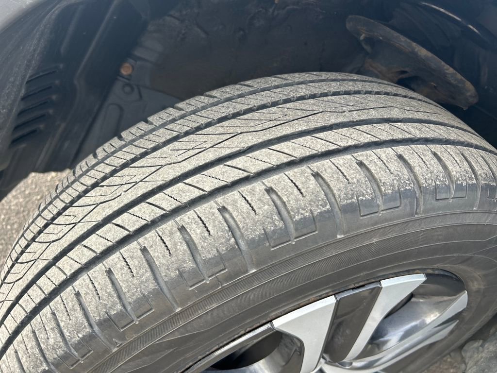 Certified 2017 Toyota RAV4 LE image 28