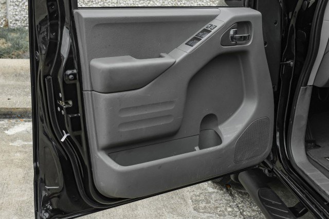 Used 2021 Nissan Frontier SV w/ Midnight Edition Floor Mats image 44