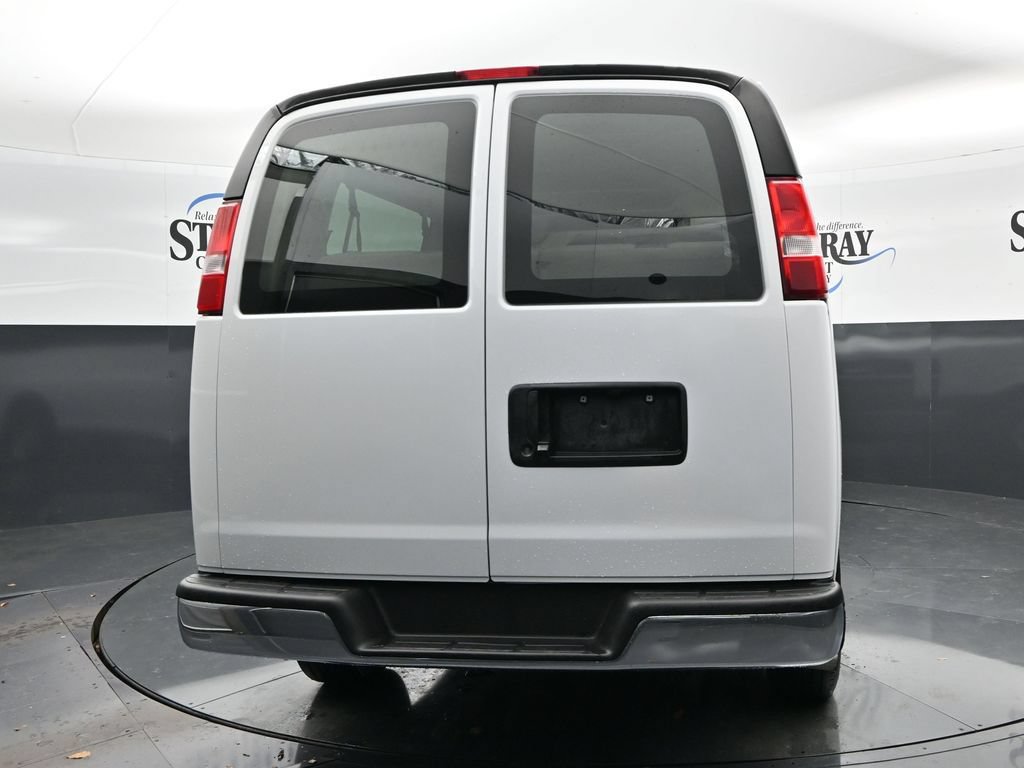Used 2025 Chevrolet Express 3500 LT w/ LT Preferred Equipment Group RWD image 6