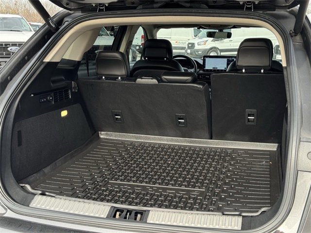 Used 2022 Lincoln Nautilus Reserve w/ Equipment Group 201A image 35