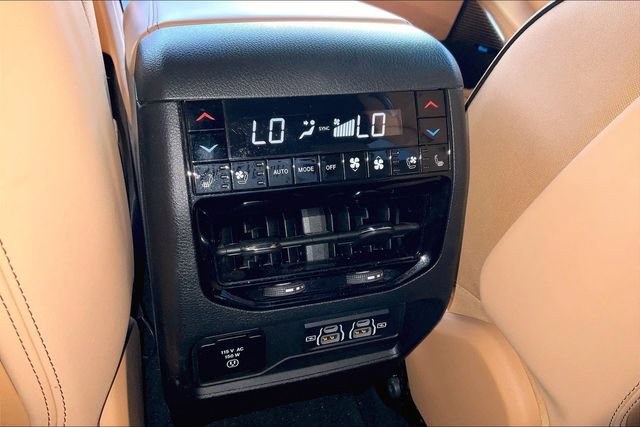 Used 2023 Jeep Grand Cherokee L Summit AWD/4WD image 25