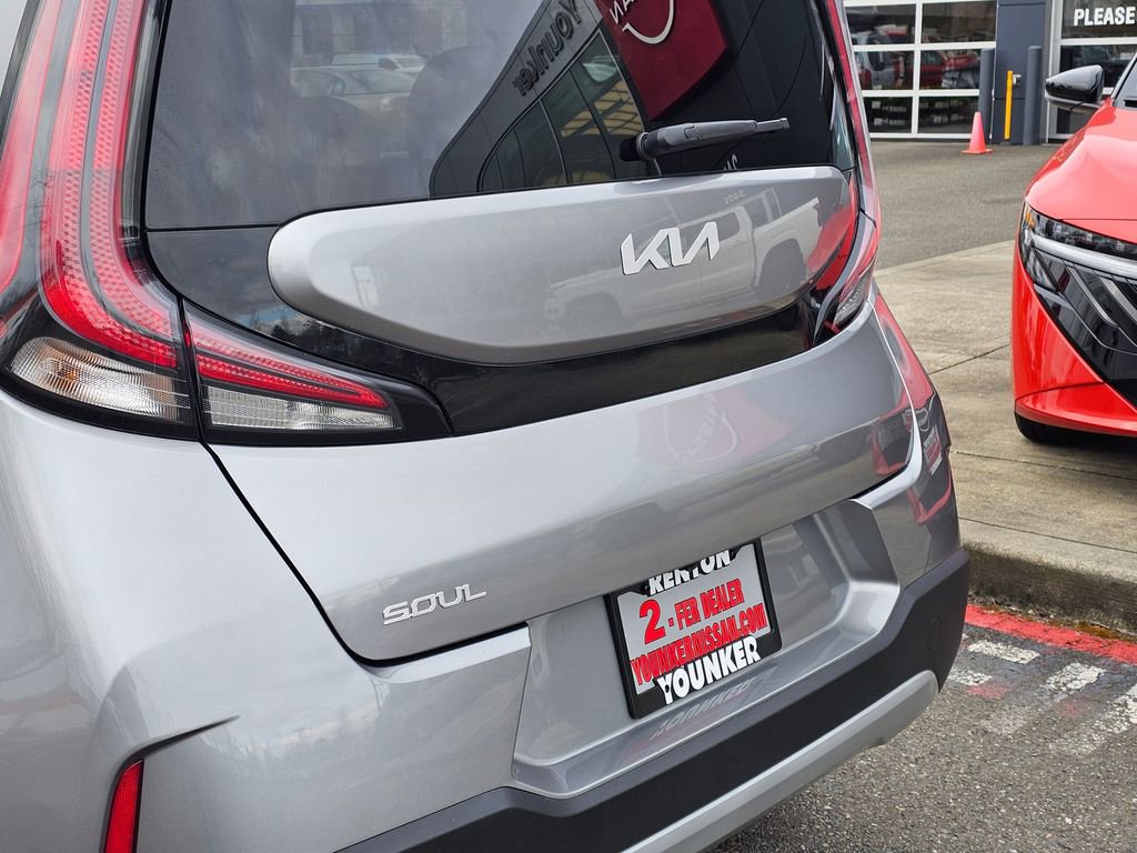 Used 2024 Kia Soul LX w/ Option Group 015 FWD image 10