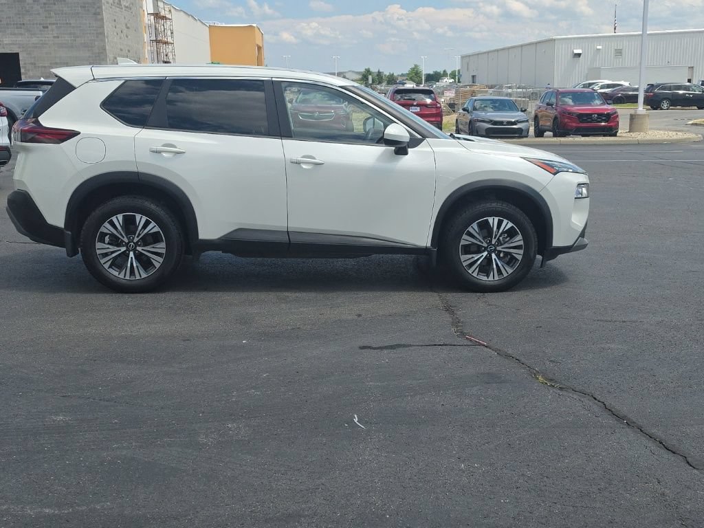Used 2023 Nissan Rogue SV AWD/4WD image 9