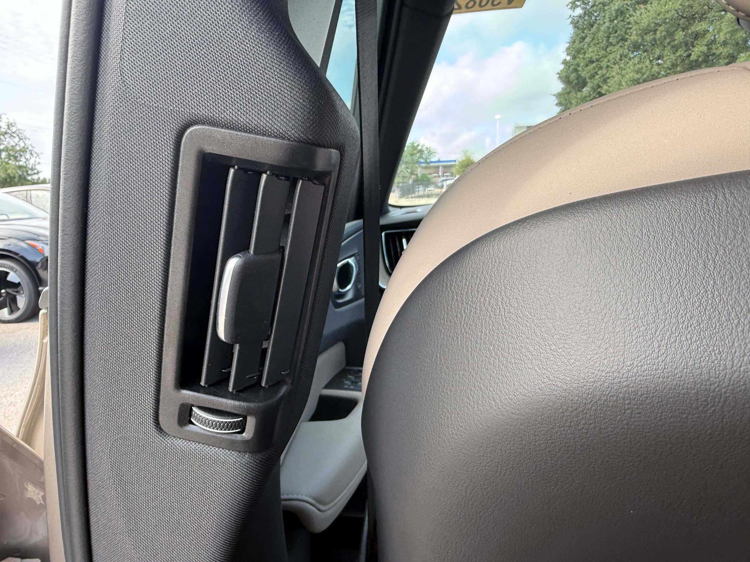 New 2026 Volvo XC60 T8 Plus w/ Protection Package Premier AWD/4WD image 17