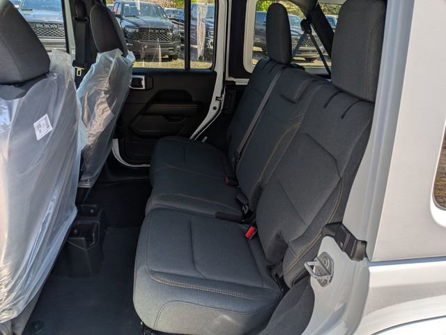 New 2026 Jeep Wrangler Unlimited Sahara AWD/4WD image 11