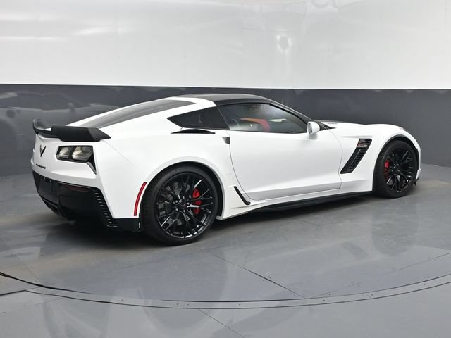 Used 2016 Chevrolet Corvette Z06 w/ 3LZ Preferred Equipment Group RWD image 3