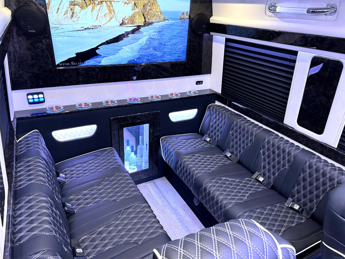 Used 2024 Mercedes-Benz Sprinter 3500 image 4