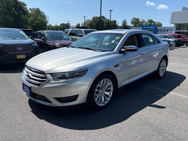 Used 2019 Ford Taurus Limited FWD image 2